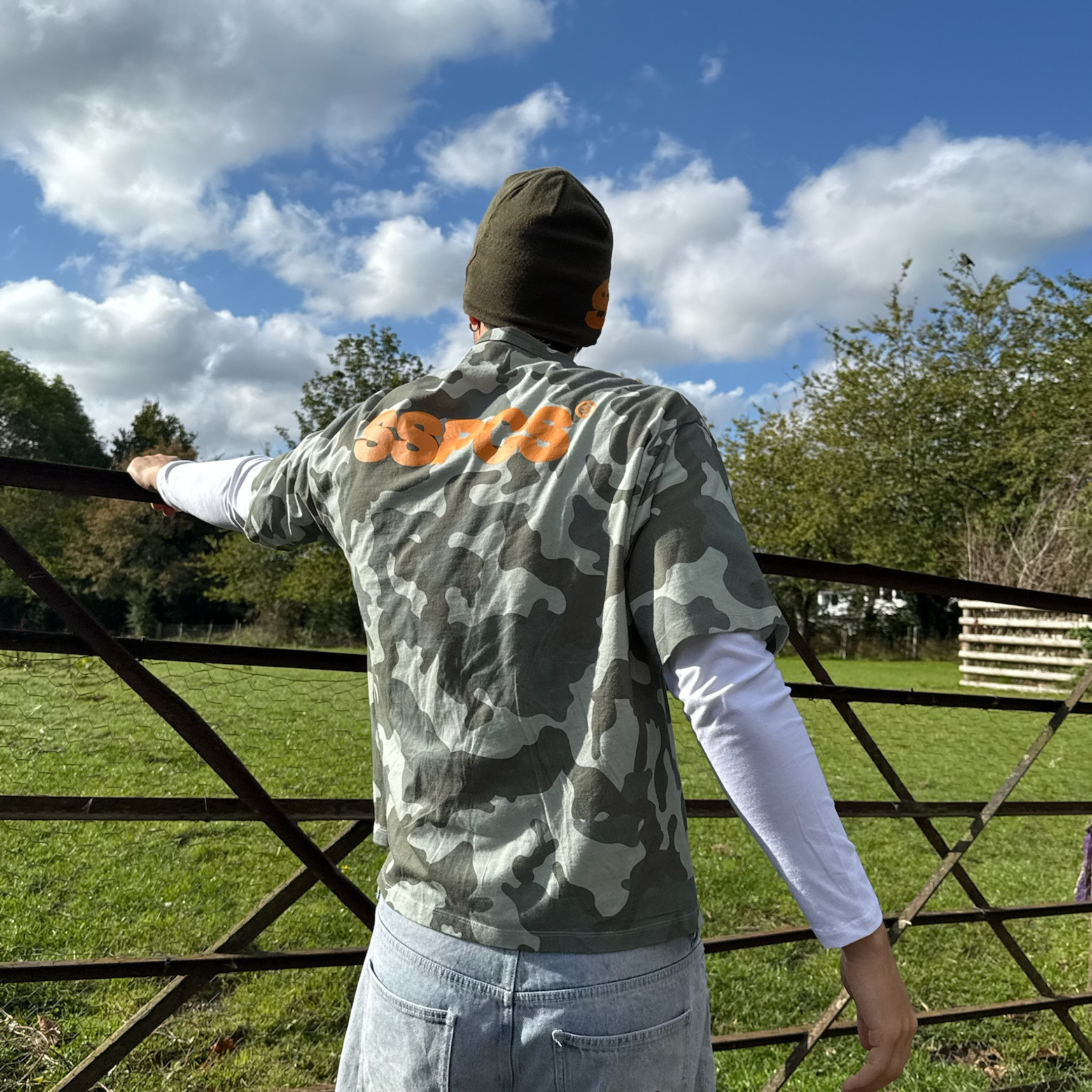 Suspicious Antwerp Fall / Camo Tee - Green