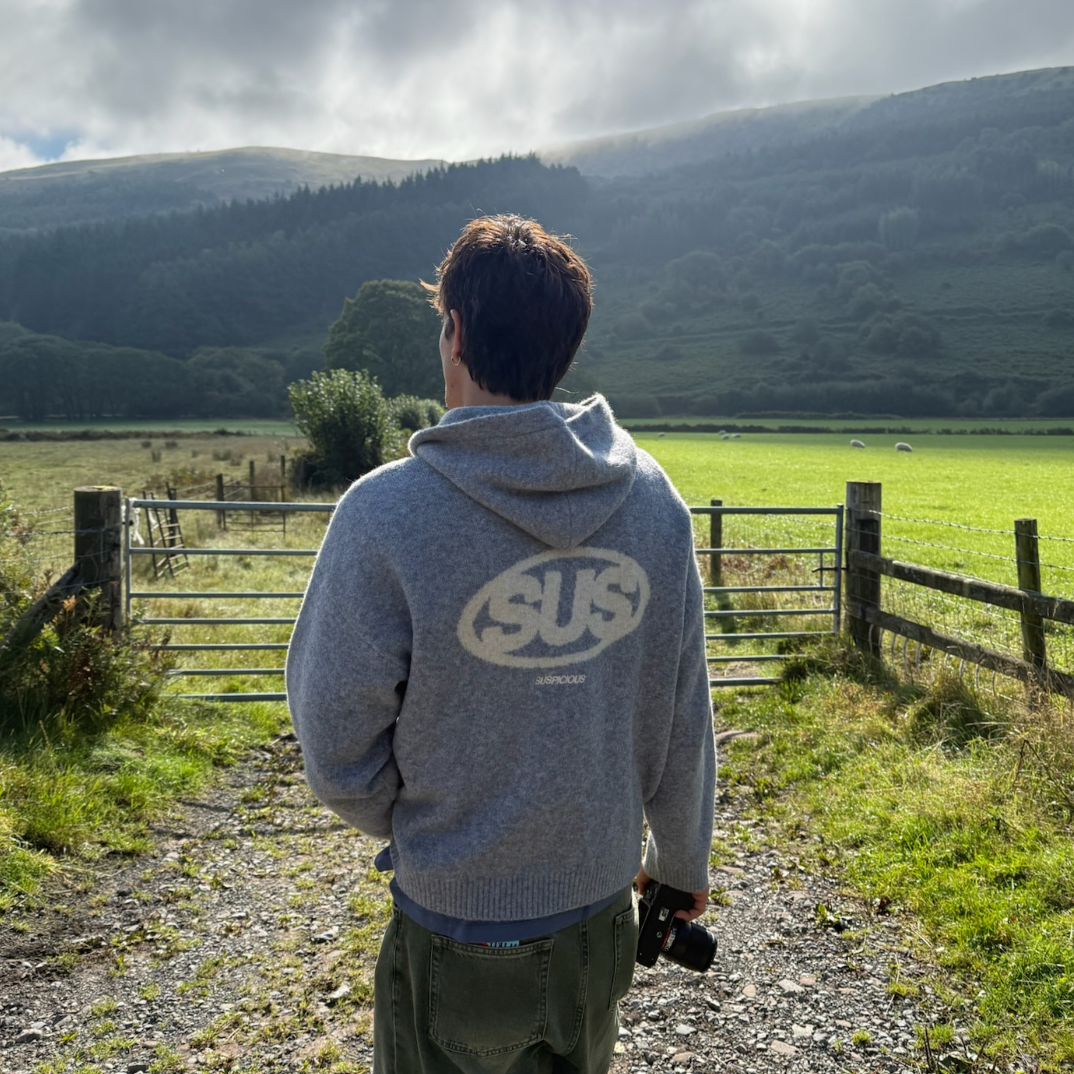 Suspicious Antwerp Fall / The SUS Knitted Hoodie - Heather Grey